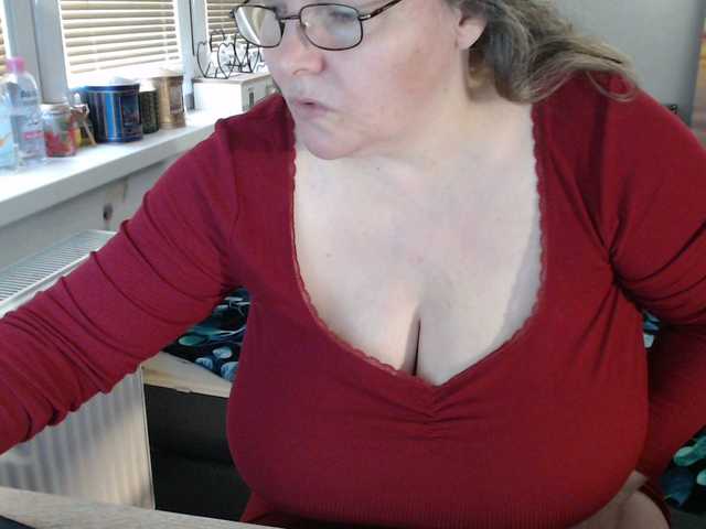 Bessy123's BongaCams show and profile