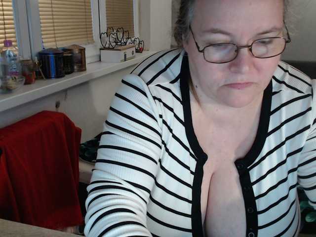 Bessy123's BongaCams show and profile