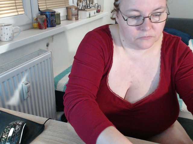Bessy123's BongaCams show and profile