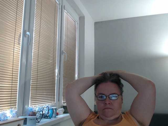 Bessy123 from BongaCams