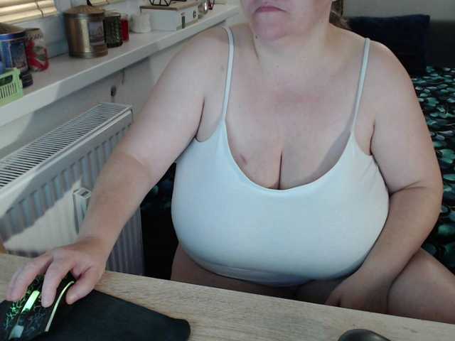 Bessy123's BongaCams show and profile