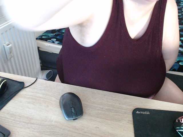 Bessy123's BongaCams show and profile