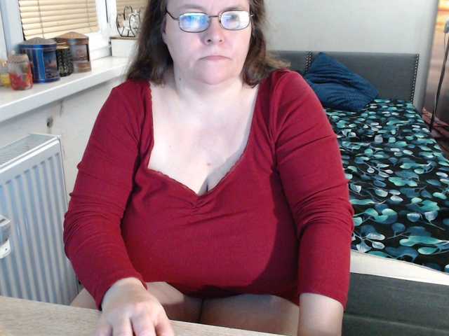 Bessy123's BongaCams show and profile