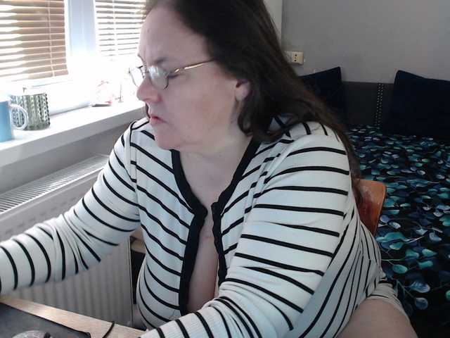 Bessy123's BongaCams show and profile