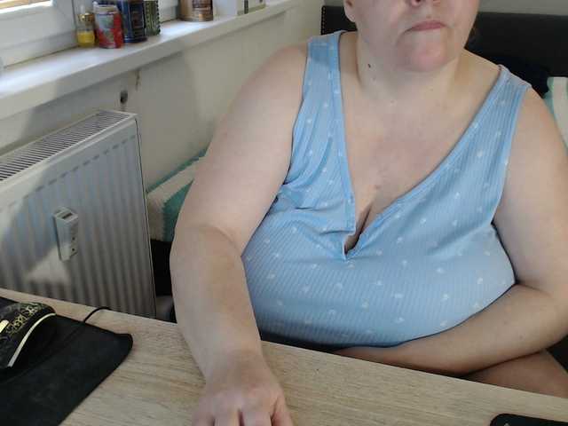 Bessy123's BongaCams show and profile