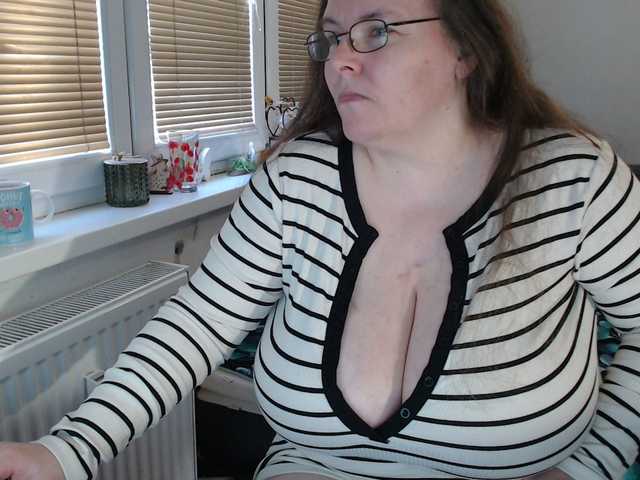 Bessy123's BongaCams show and profile