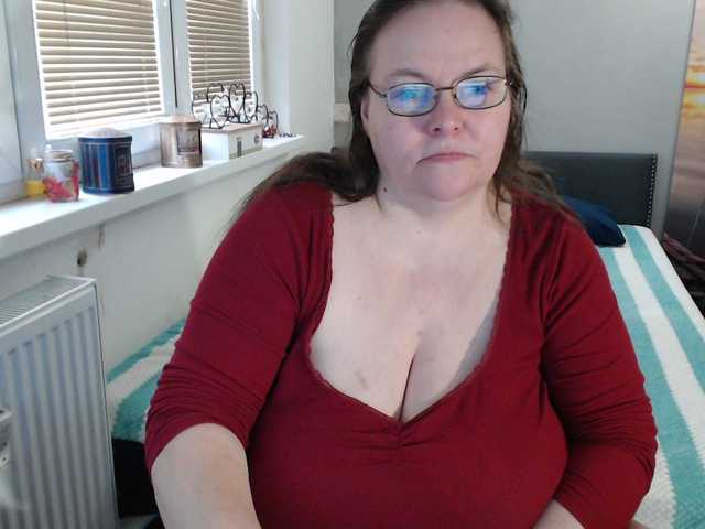 Bessy123's BongaCams show and profile