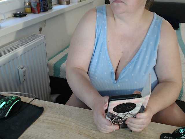 Bessy123's BongaCams show and profile