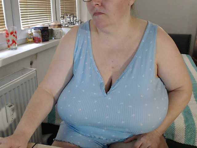 Bessy123's BongaCams show and profile