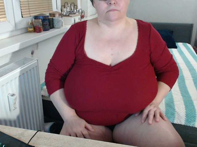 Bessy123's BongaCams show and profile