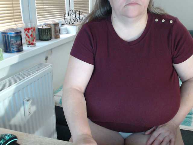 Bessy123's BongaCams show and profile