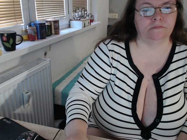 Bessy123's BongaCams show and profile