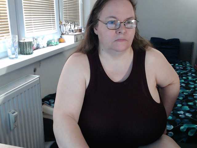 Bessy123's BongaCams show and profile