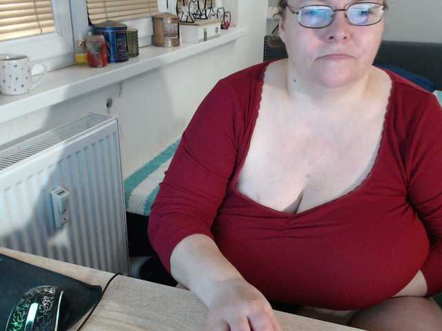 Bessy123's BongaCams show and profile