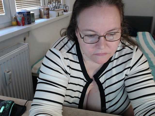 Bessy123's BongaCams show and profile