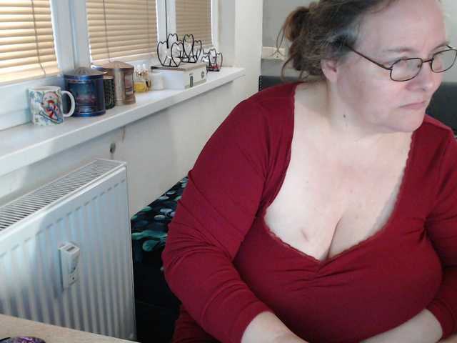 Bessy123's BongaCams show and profile