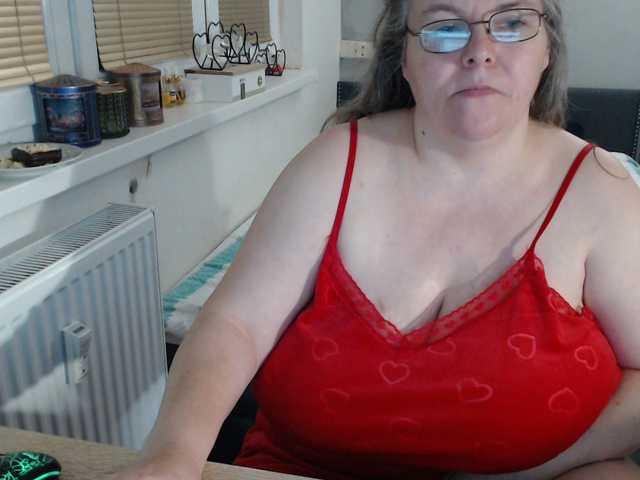 Bessy123's BongaCams show and profile