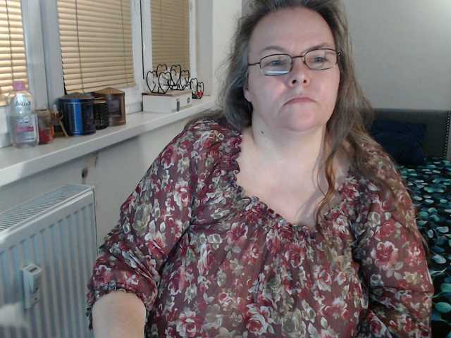 Bessy123's BongaCams show and profile
