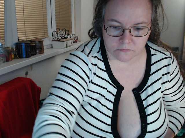 Bessy123's BongaCams show and profile