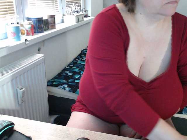 Bessy123's BongaCams show and profile