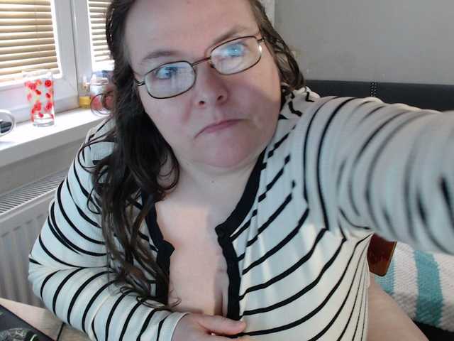 Bessy123's BongaCams show and profile