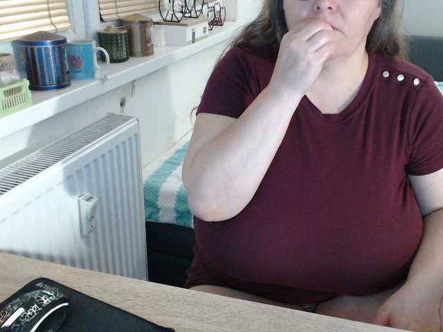 Bessy123's BongaCams show and profile