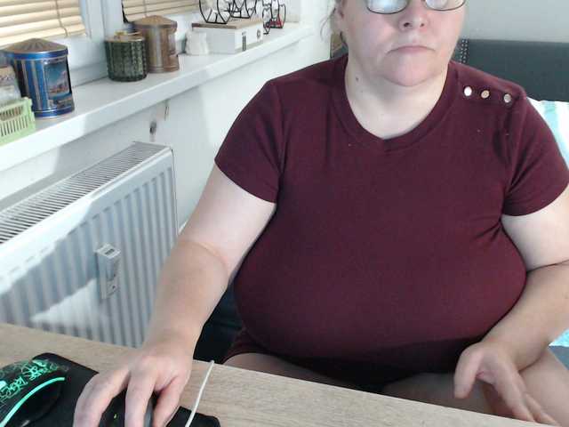 Bessy123's BongaCams show and profile