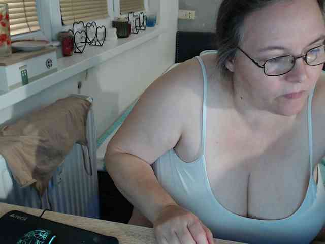 Bessy123 bongacams