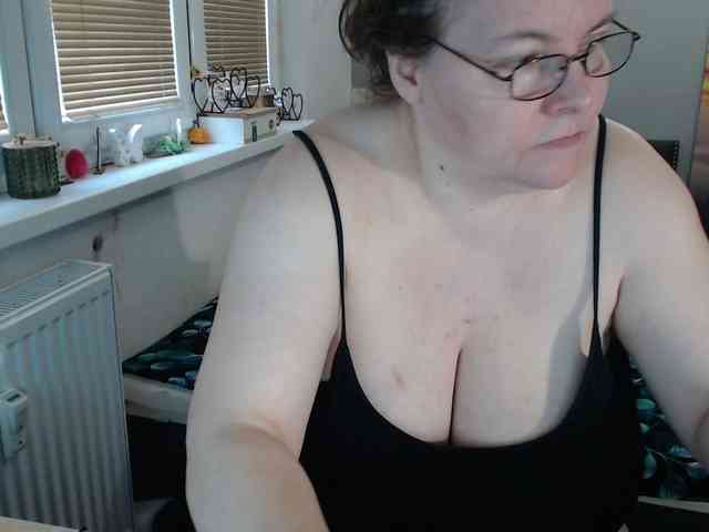 Bessy123 Live Webcam on BongaCams