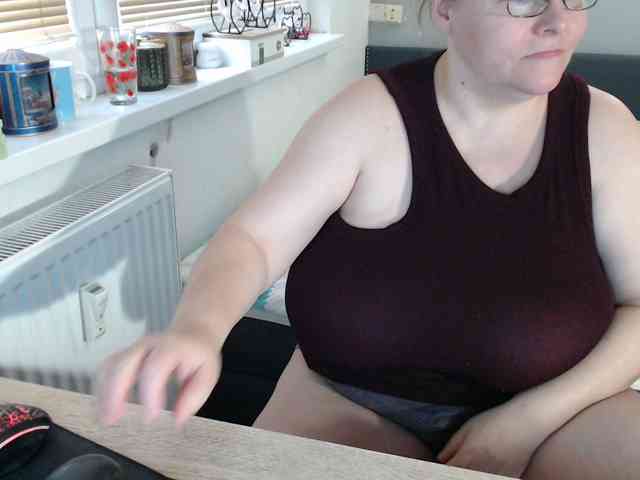 Bessy123 Live Webcam on BongaCams