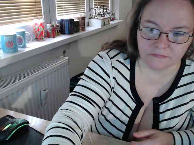 Bessy123 Live Webcam on BongaCams