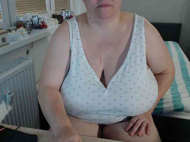 Bessy123 Live Webcam on BongaCams