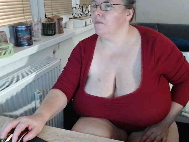 Bessy123 Live Webcam on BongaCams