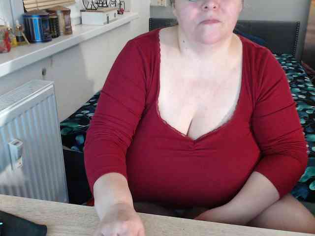 Bessy123 Live Webcam on BongaCams