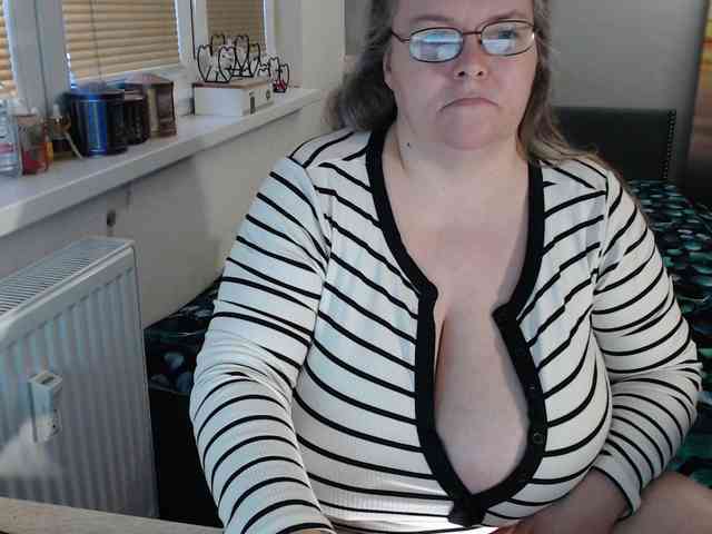 Bessy123 Live Webcam on BongaCams