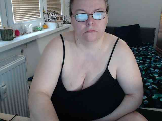 Bessy123 Live Webcam on BongaCams