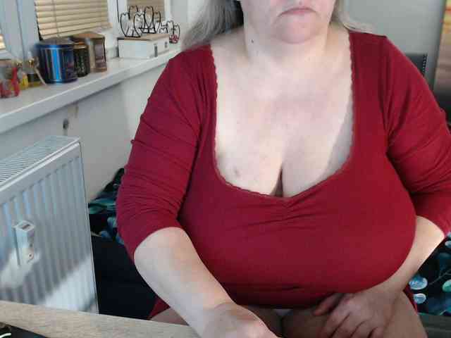 Bessy123 Live Webcam on BongaCams