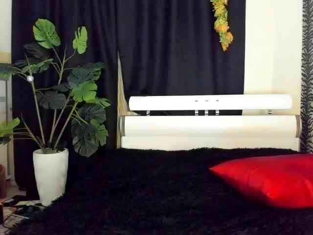 OMG_WTF webcam