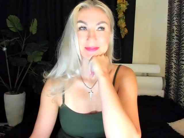 OMG_WTF webcam