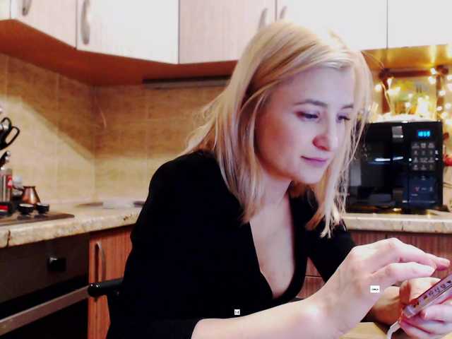 alya555's BongaCams show and profile