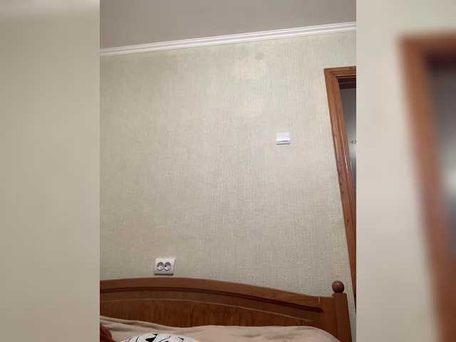 alya555 —  Hey everyone Welcome to my room!! ! Help me!!!Make me happy!