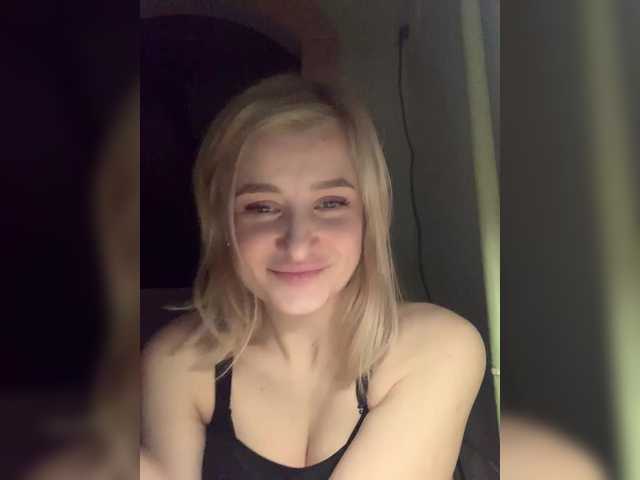 alya555's BongaCams show and profile