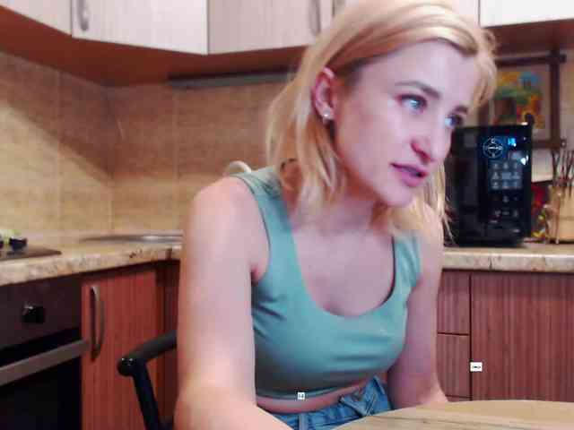 Shaved white, Shaved babes, Group chat for 40 tokens, Full privates for 90 ..., over 55 5