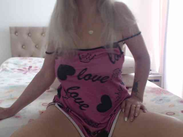 XXXSQUIRTYXXX webcam
