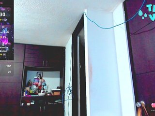 HUGETITS90XX Porn Show