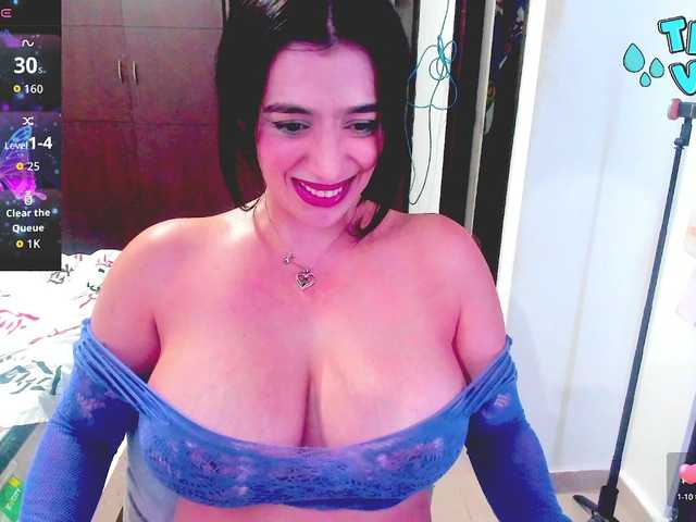 HUGETITS90XX from BongaCams is Freechat