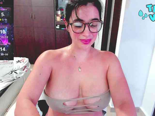 HUGETITS90XX webcam