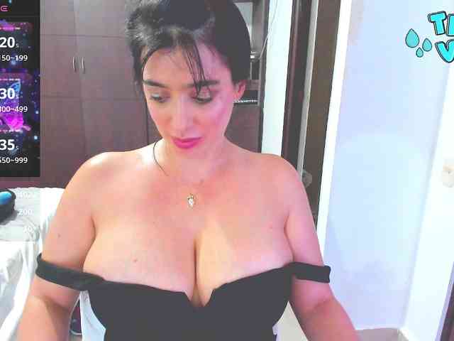 HUGETITS90XX webcam