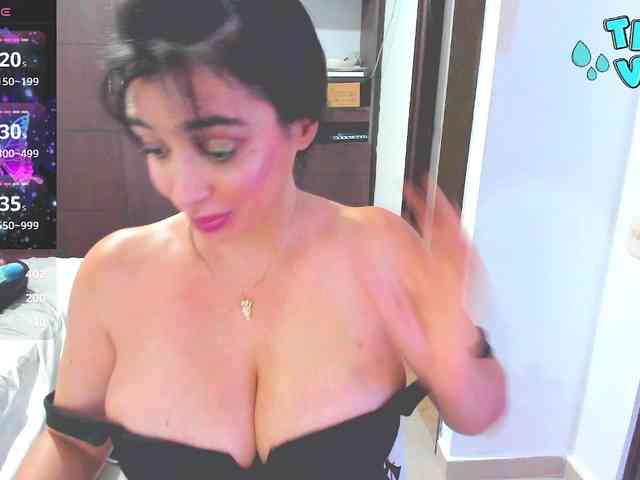 HUGETITS90XX webcam