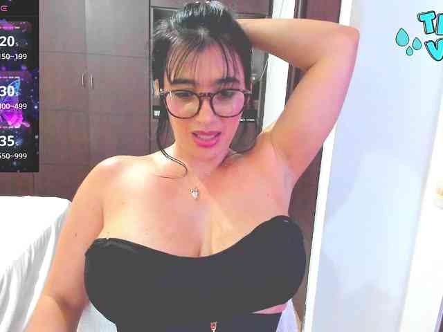 HUGETITS90XX webcam